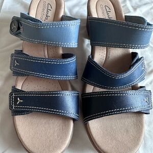 Clarks Women's Navy Emily 2 Adela